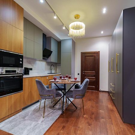 Arch Apart Hotel Yerevan Bagian luar foto
