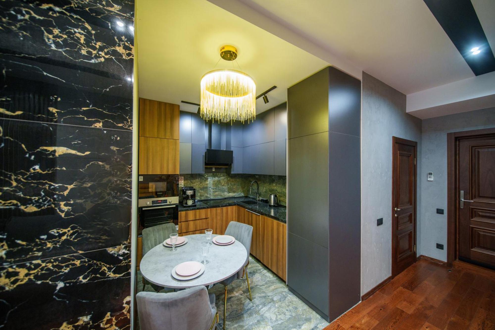 Arch Apart Hotel Yerevan Bagian luar foto