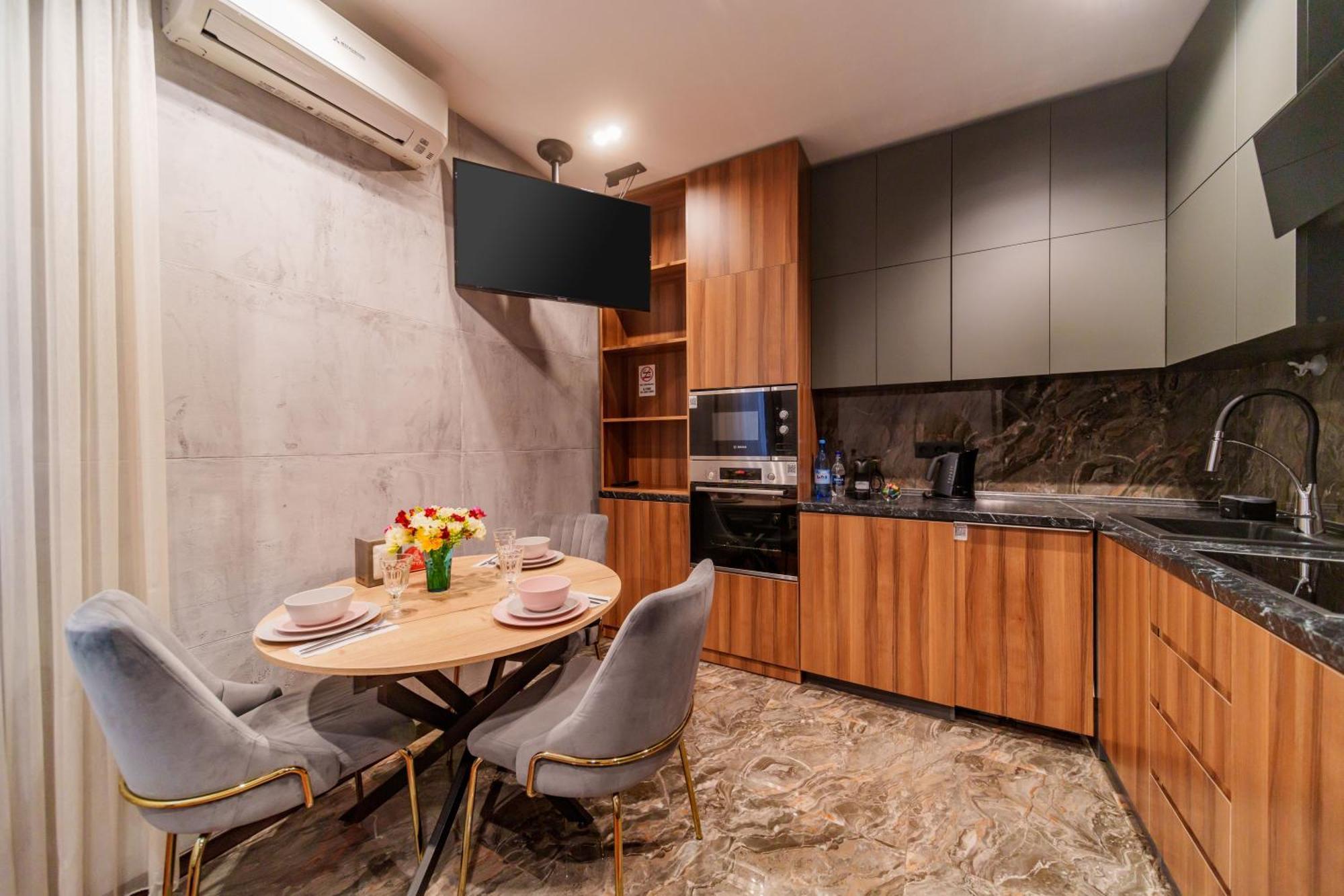 Arch Apart Hotel Yerevan Bagian luar foto